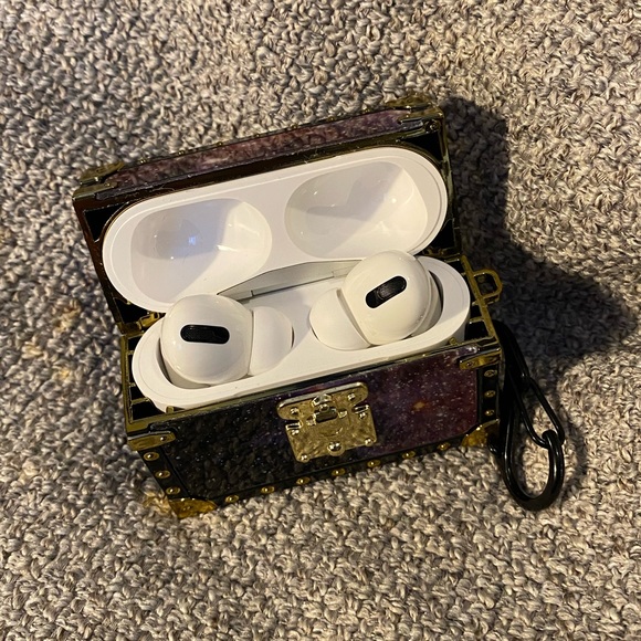 AirPod Pro 1 / 2 Case #242 - Picture 2 of 4